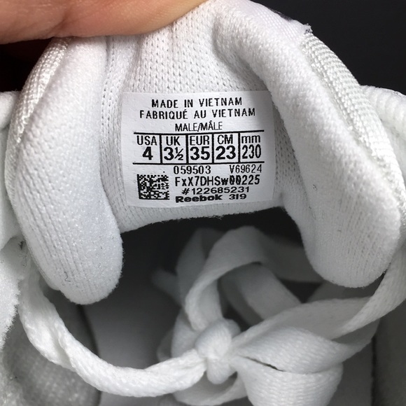 •Reebok Classics• - Picture 4 of 6